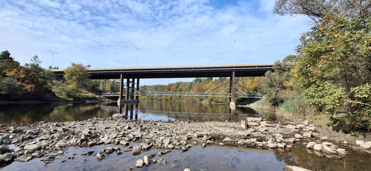 2024-09-20 09:42 The 410 bridge in Sherbrooke (Maurice-Gingues Bridge)