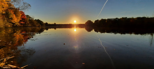 Coucher De Soleil Du 6 Octobre 2021 17H50 (Vue 1) Rivière Magog À Sherbrooke. Pont Jacques Cartier.