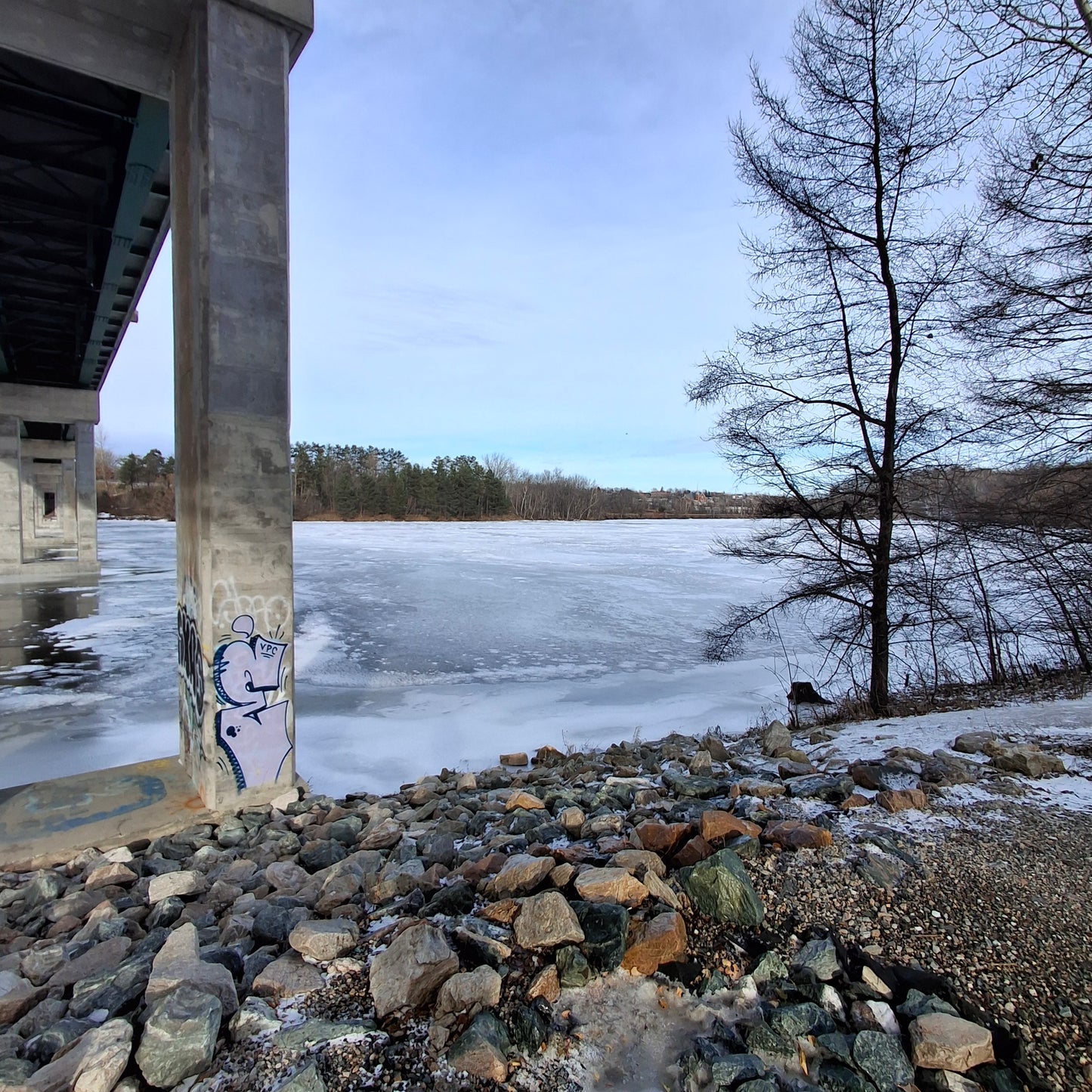 2025-12-20 13:26 (Vue Souche) Pont Jacques Cartier de Sherbrooke